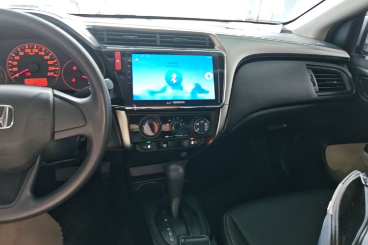 Used Honda City 2017 1.5L CVT Comfort Version Center Console