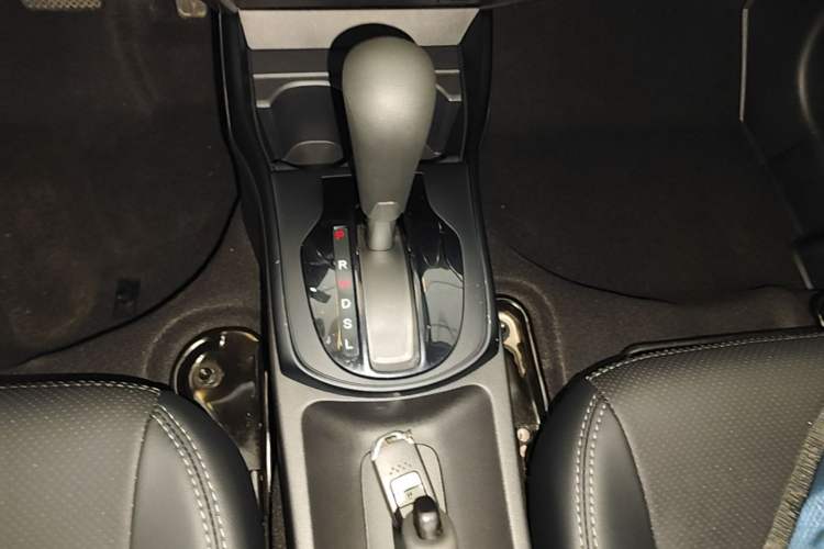 Used Honda City 2017 1.5L CVT Elite Edition Gear Lever
