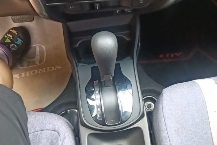Used Honda City 2017 1.5L CVT Elite Edition Gear Lever