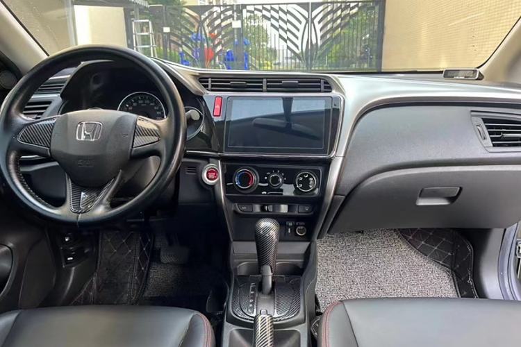 Used Honda City 2017 1.5L CVT Elite Edition Interior 1