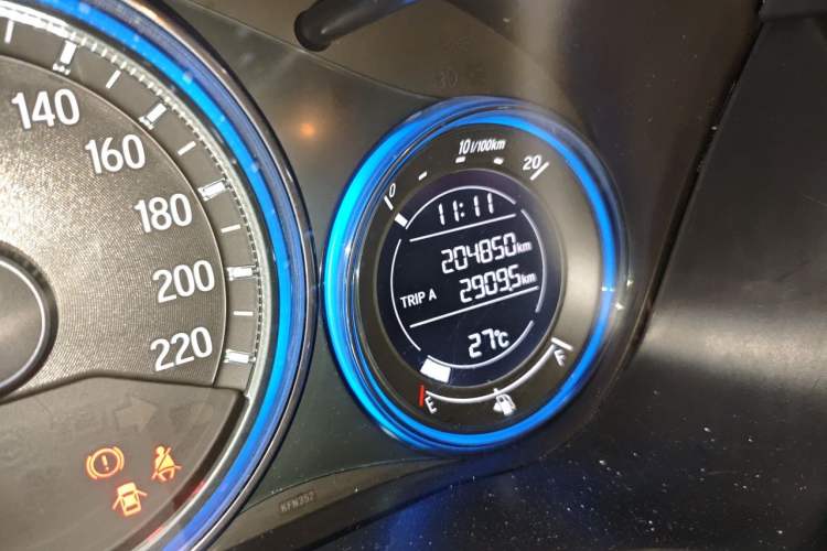 Used Honda City 2017 1.5L CVT Elite Edition Odometer Close Up