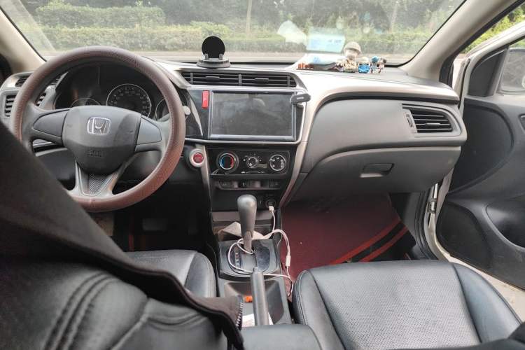 Used Honda City 2017 1.5L CVT Elite Edition Center Console