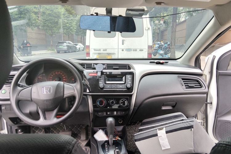 Used Honda City 2017 1.5L CVT Comfort Version Center Console