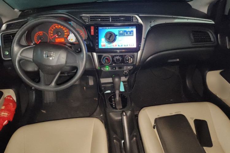 Used Honda City 2017 1.5L CVT Comfort Version Center Console