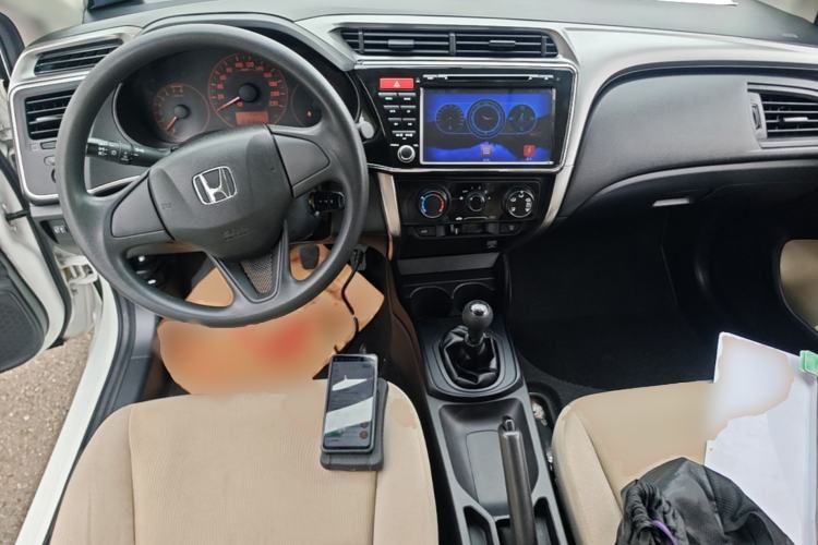 Used Honda City 2017 1.5L manual Comfort version Center Console