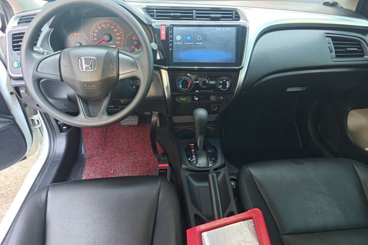 Used Honda City 2017 1.5L CVT Comfort Version Center Console