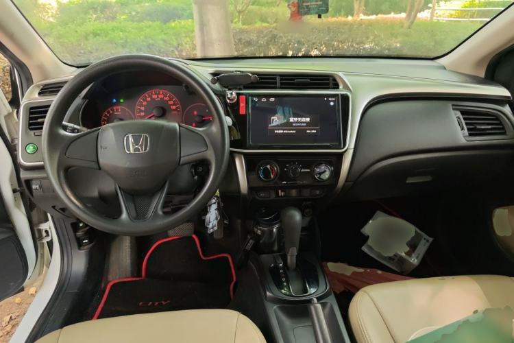 Used Honda City 2017 1.5L CVT Comfort Version Center Console