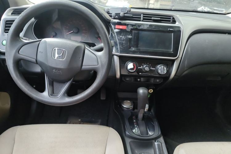 Used Honda City 2017 1.5L CVT Comfort Version Center Console