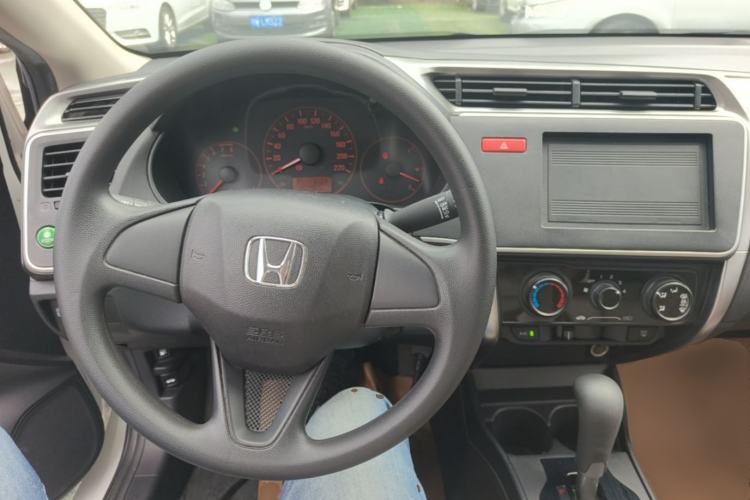 Used Honda City 2017 1.5L CVT Comfort Version Center Console