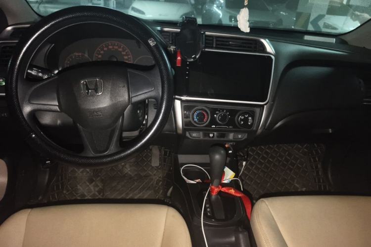 Used Honda City 2017 1.5L CVT Comfort Version Center Console