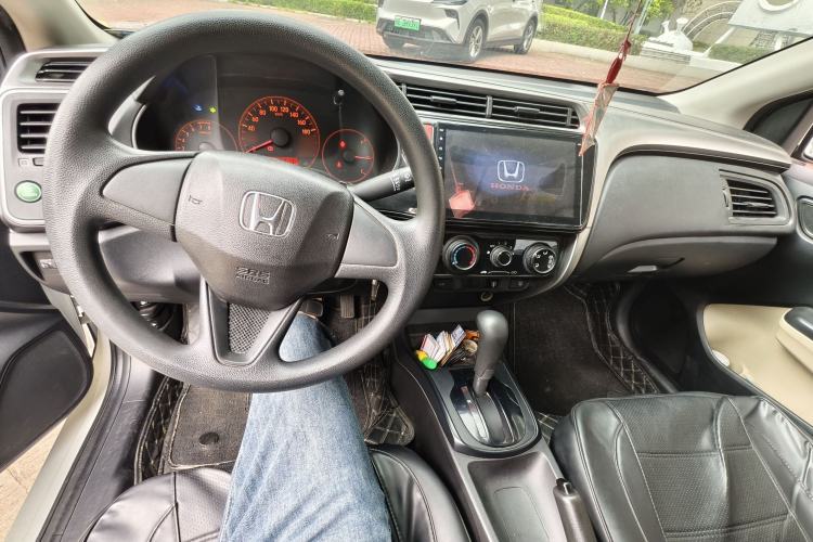 Used Honda City 2017 1.5L CVT Comfort Version Center Console