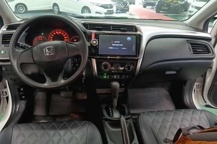 Used Honda City 2017 1.5L CVT Comfort Version Center Console