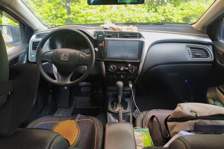 Used Honda City 2017 1.5L CVT Comfort Version Center Console