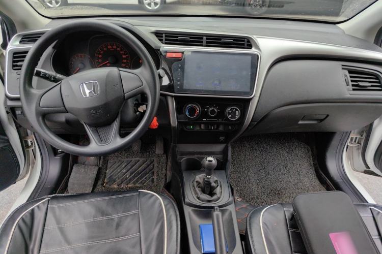 Used Honda City 2017 1.5L manual Comfort version Center Console