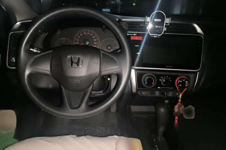 Used Honda City 2017 1.5L CVT Comfort Version Center Console