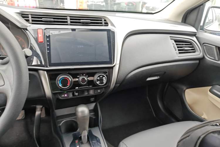 Used Honda City 2017 1.5L CVT Comfort Version Center Console