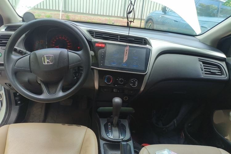 Used Honda City 2017 1.5L CVT Comfort Version Center Console