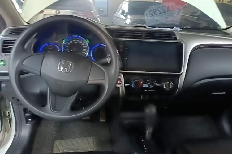 Used Honda City 2017 1.5L CVT Elite Edition Center Console