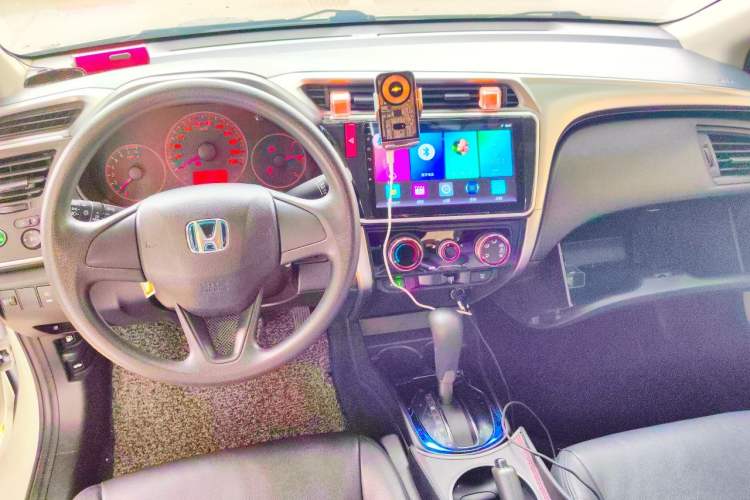 Used Honda City 2017 1.5L CVT Comfort Version Center Console