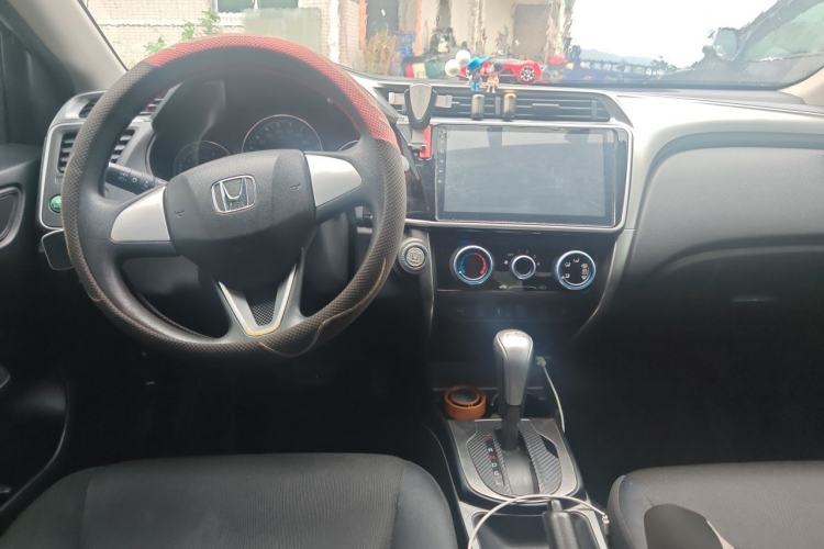 Used Honda City 2017 1.5L CVT Elite Edition Center Console