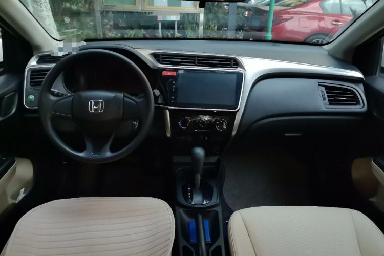 Used Honda City 2017 1.5L CVT Comfort Version Center Console
