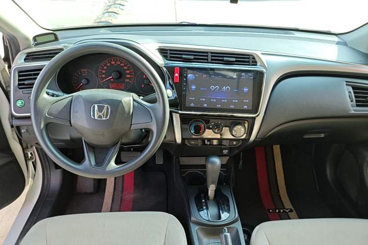 Used Honda City 2017 1.5L CVT Comfort Version Center Console