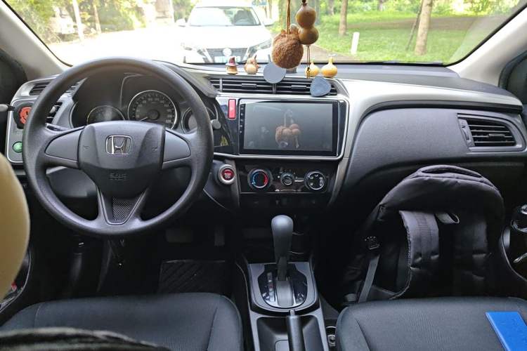 Used Honda City 2017 1.5L CVT Elite Edition Center Console