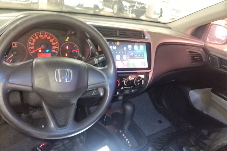 Used Honda City 2017 1.5L CVT Comfort Version Center Console