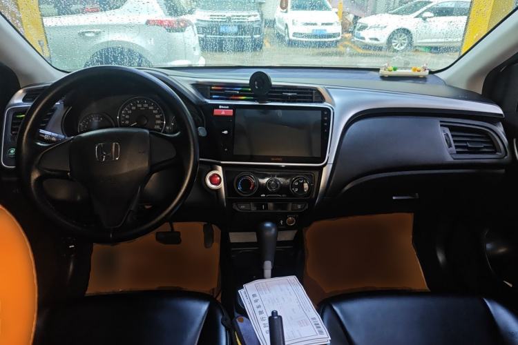 Used Honda City 2017 1.5L CVT Elite Edition Center Console