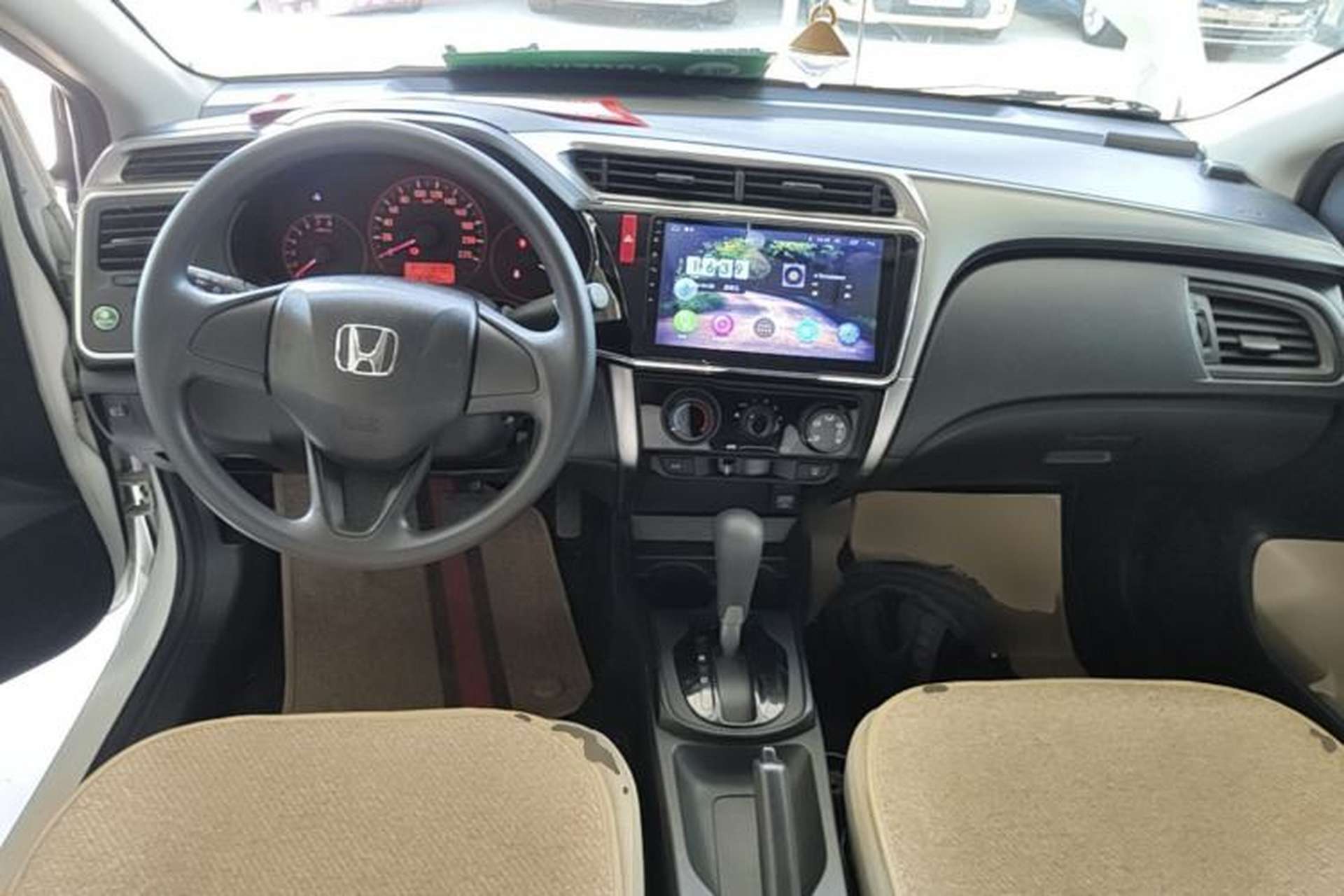 Used Honda City 2017 1.5L CVT Comfort Version Center Console