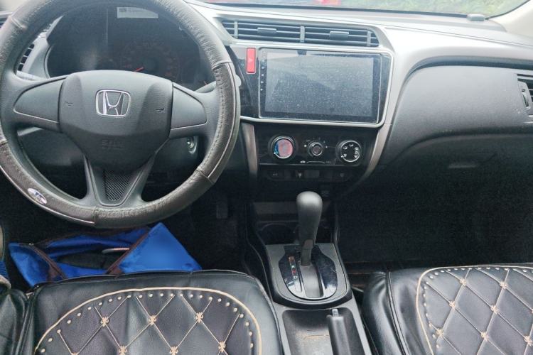 Used Honda City 2017 1.5L CVT Comfort Version Center Console