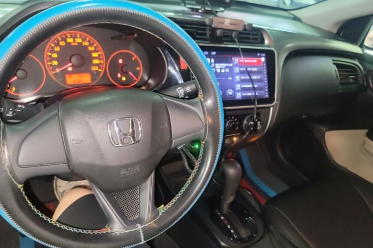 Used Honda City 2017 1.5L CVT Comfort Version Center Console