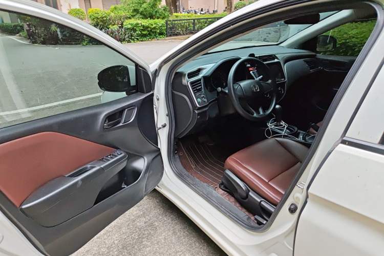 Used Honda City 2017 1.5L CVT Elite Edition Driver Seat