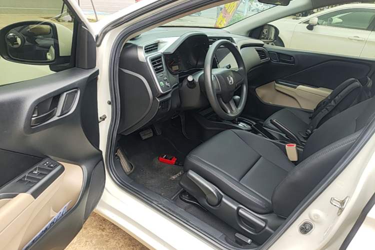 Used Honda City 2017 1.5L CVT Comfort Version Driver Seat