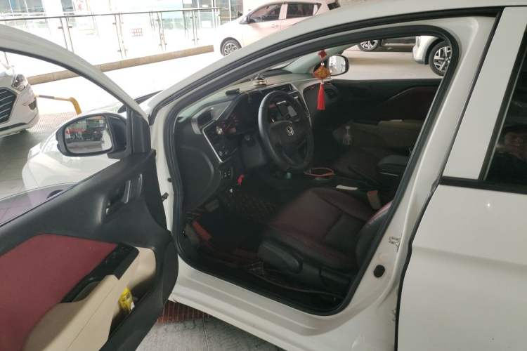Used Honda City 2017 1.5L CVT Comfort Version Driver Seat