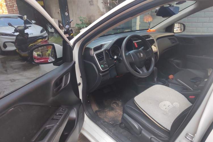 Used Honda City 2017 1.5L CVT Elite Edition Driver Seat