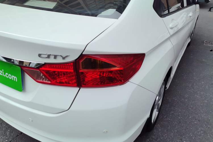 Used Honda City 2017 1.5L CVT Elite Edition Exterior 1