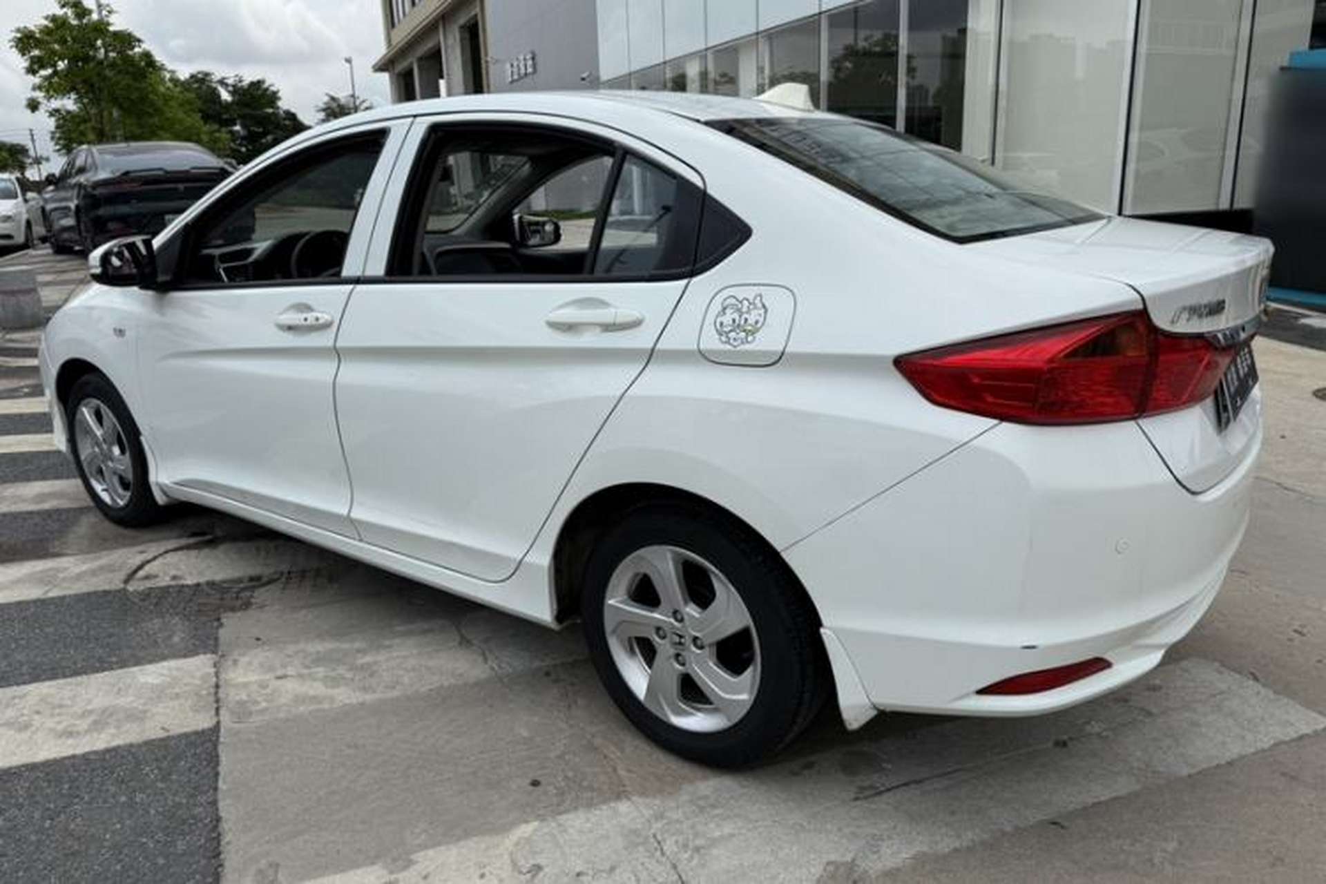 Used Honda City 2017 1.5L CVT Elite Edition Exterior 2