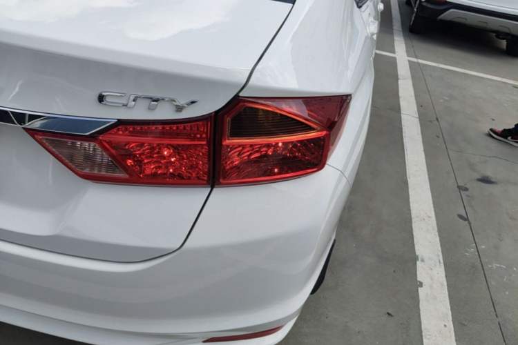 Used Honda City 2017 1.5L manual Comfort version Exterior 3