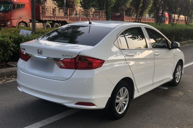 Used Honda City 2017 1.5L manual Comfort version Exterior 4