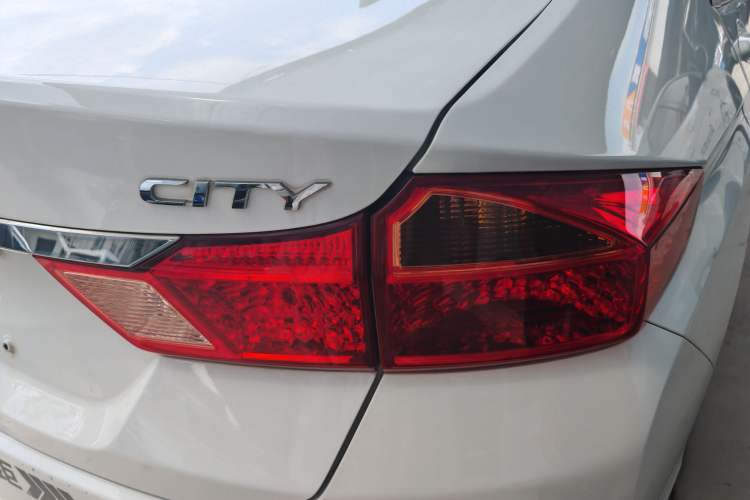 Used Honda City 2017 1.5L CVT Luxury Edition Exterior 6