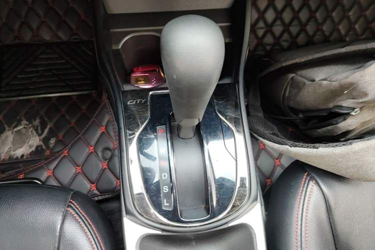 Used Honda City 2017 1.5L CVT Elite Edition Gear Lever