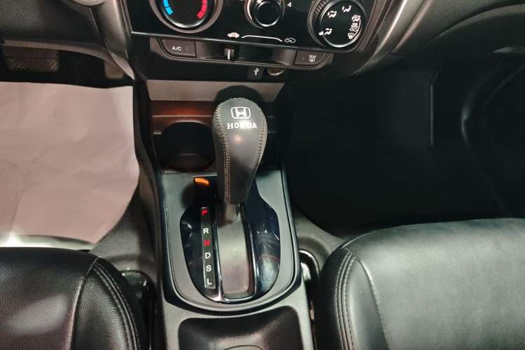 Used Honda City 2017 1.5L CVT Elite Edition Gear Lever