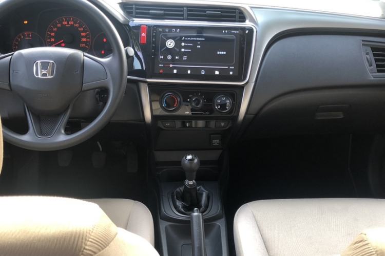 Used Honda City 2017 1.5L manual Comfort version Interior 1