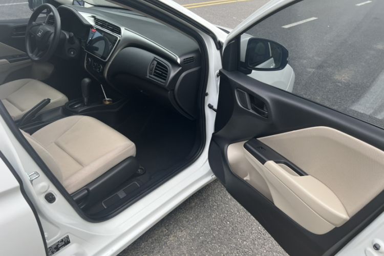 Used Honda City 2017 1.5L CVT Comfort Version Interior 1