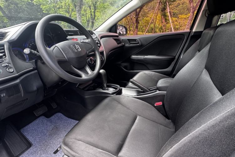 Used Honda City 2017 1.5L CVT Elite Edition Interior 2