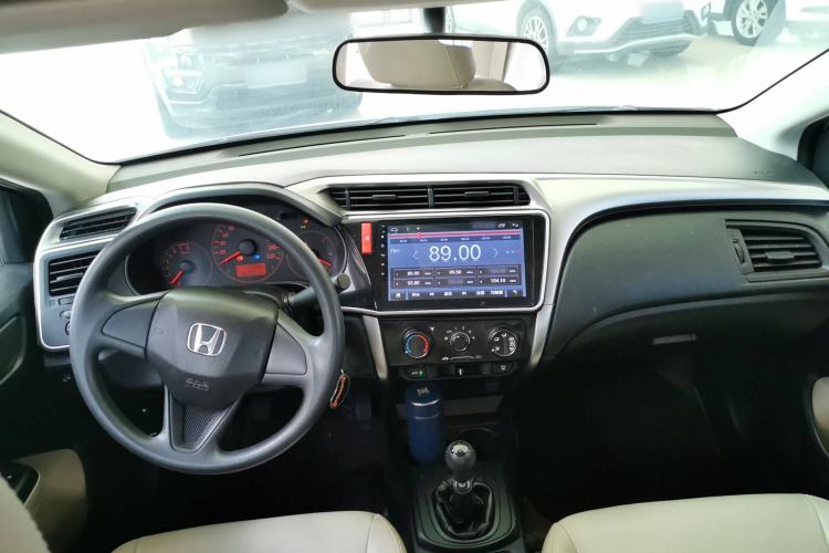 Used Honda City 2017 1.5L manual Comfort version Interior 2