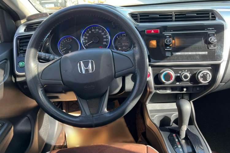 Used Honda City 2017 1.5L CVT Luxury Edition Interior 3