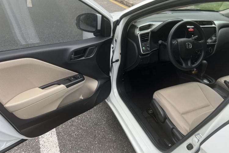 Used Honda City 2017 1.5L CVT Comfort Version Interior 4