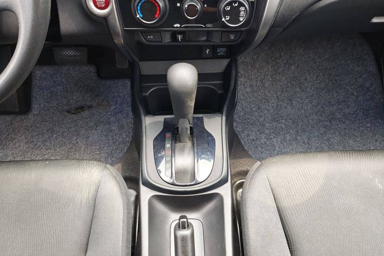 Used Honda City 2017 1.5L CVT Elite Edition Interior 4
